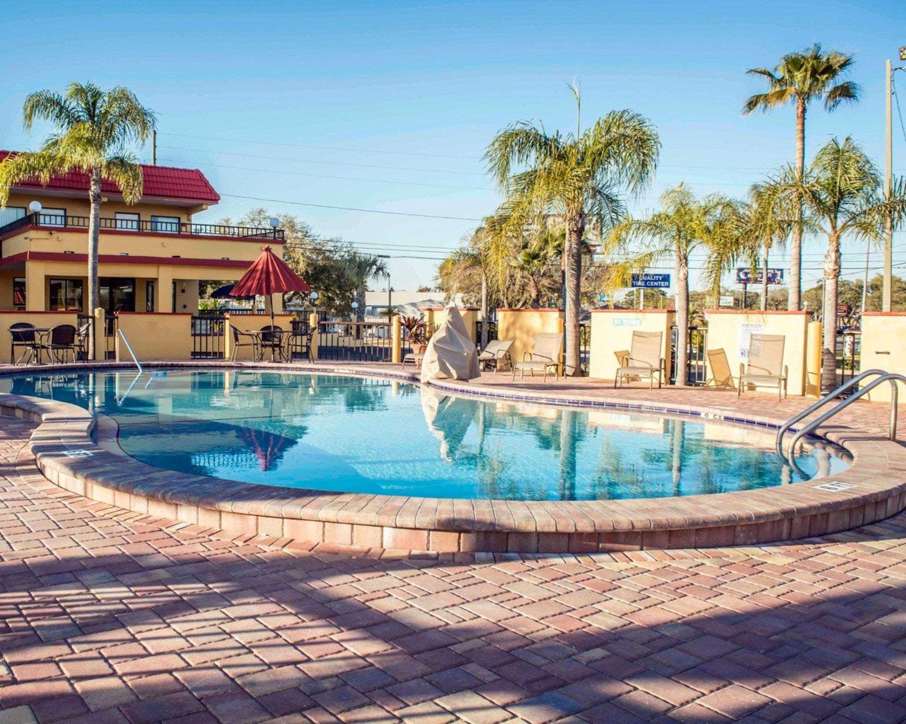 Rodeway Inn Clearwater-Dunedin Exterior photo
