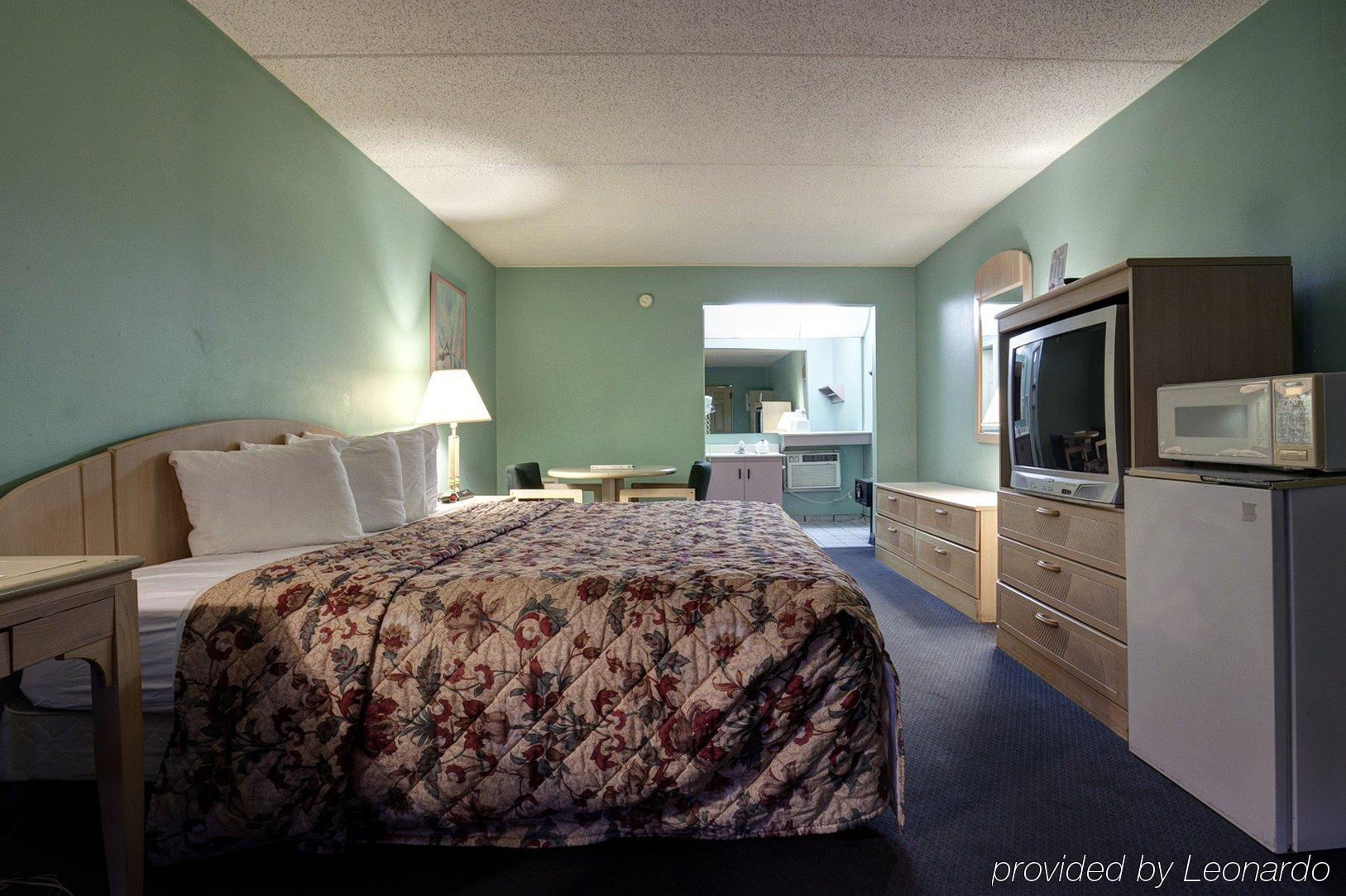 Rodeway Inn Clearwater-Dunedin Room photo